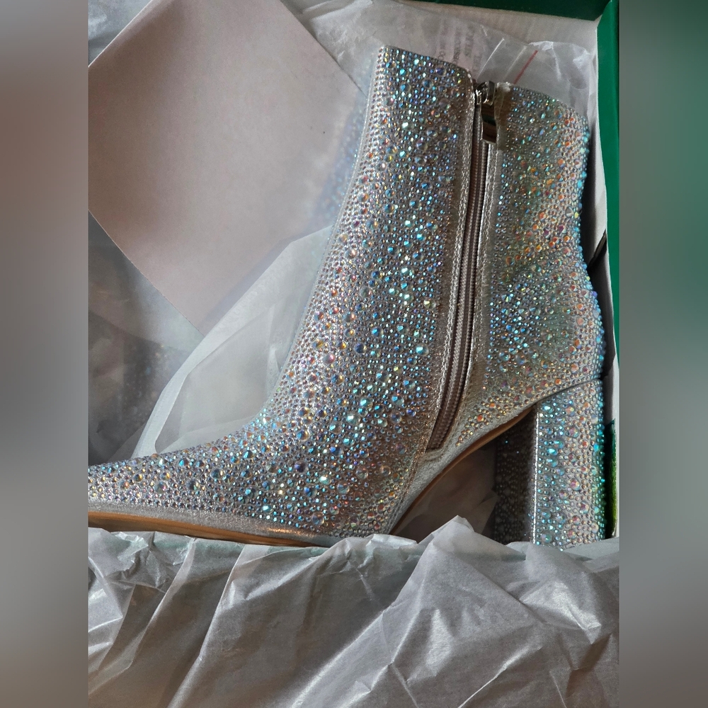 Lauren Lorraine "Jam" Silver Rhinestone Ankle Boots Size 6.5 NEW IN BOX - Picture 8 of 15